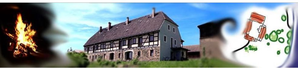 Der historische Vierseithof in Niedermuschütz — Feuerstelle, Hofgebäude und Kräuterwelt